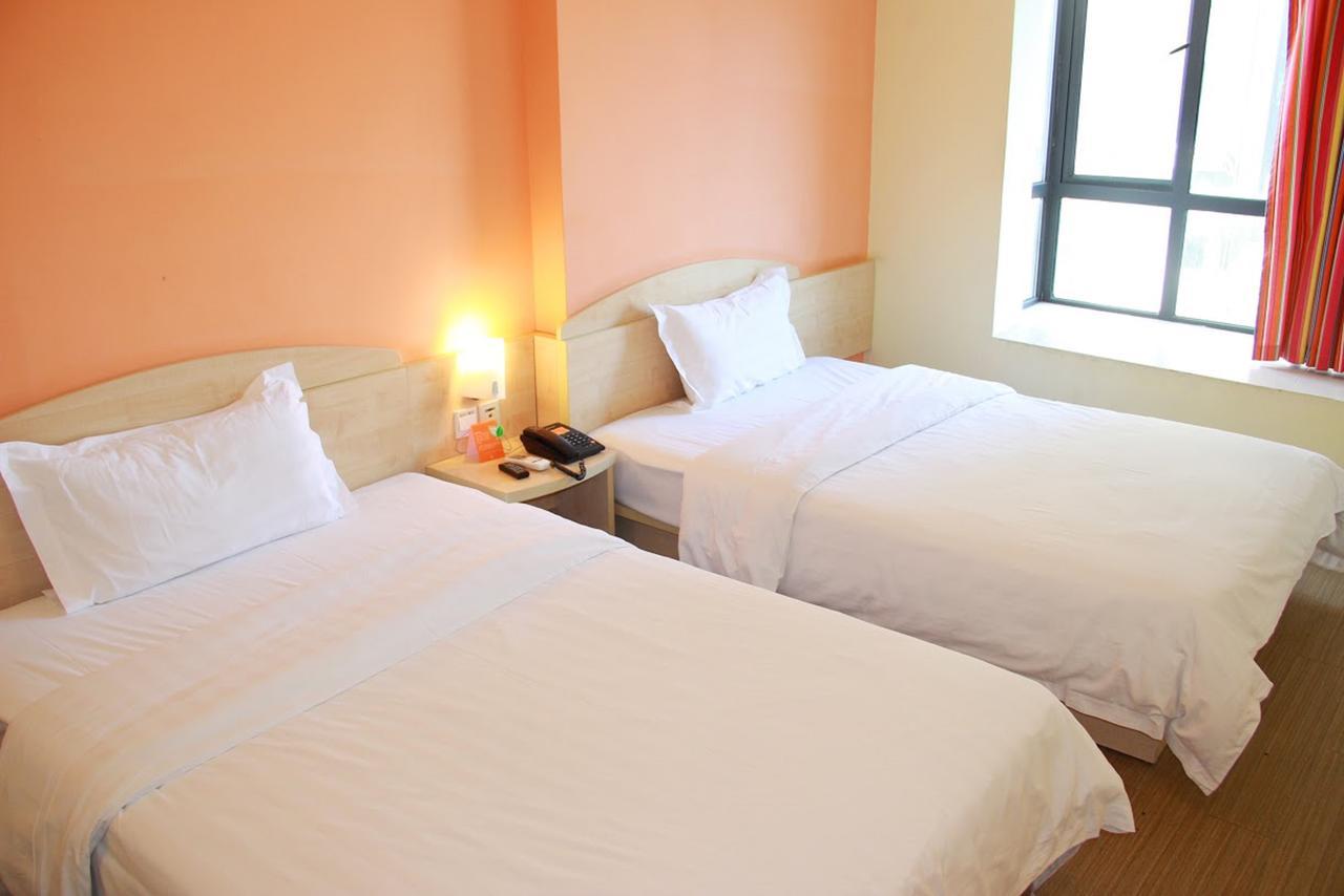 7Days Inn Deyang Wenmiao Square ภายนอก รูปภาพ